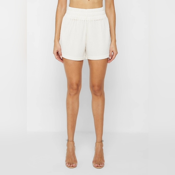 Maniere de Voir Pleated High Waisted Shorts - Picture 3 of 4